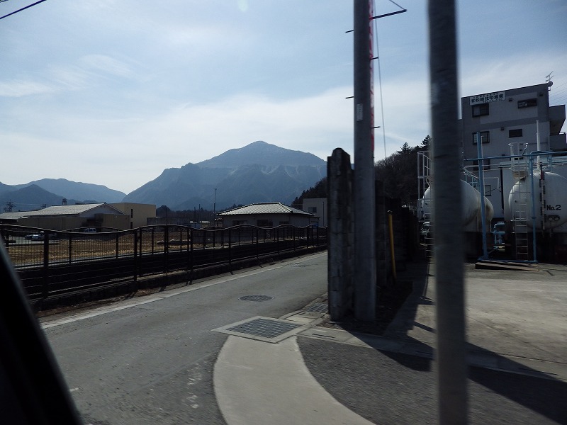 武甲山の標高は1,304メートル
