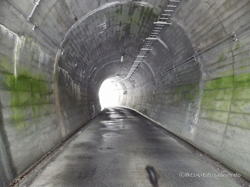 トンネルを通りますよ