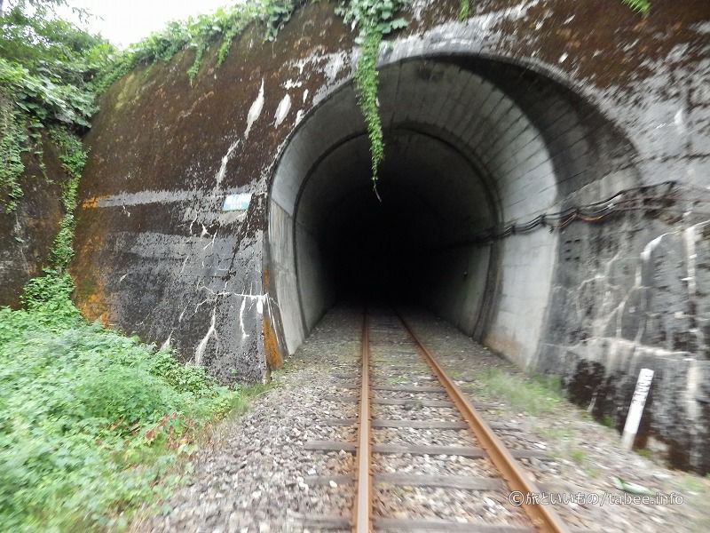 トンネルは割と長いです