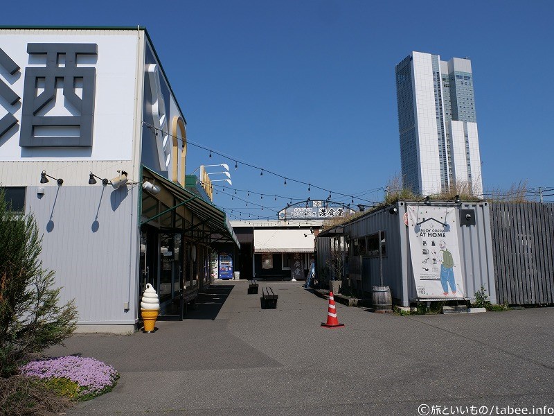 みなとのマルシェ ピアBandaiは新潟の特産品、お土産品などが豊富に揃う観光拠点施設。