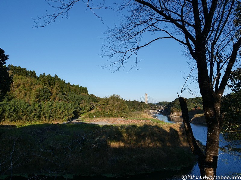 新曽木大橋が見えますね