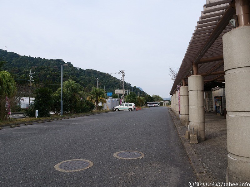 更に建物左側（桜島方面）へ移動します