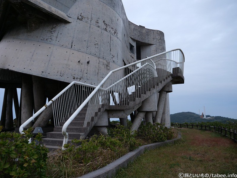 東側階段