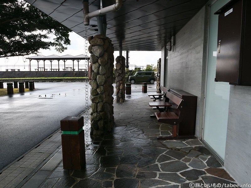 ここに来る前も雨がザーッと降って止んだのでした