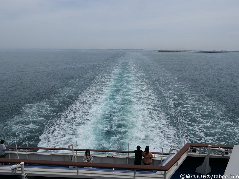 佐渡島へ向かう2時間20分の旅の始まりです