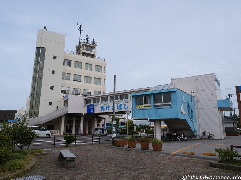 おけさ広場より