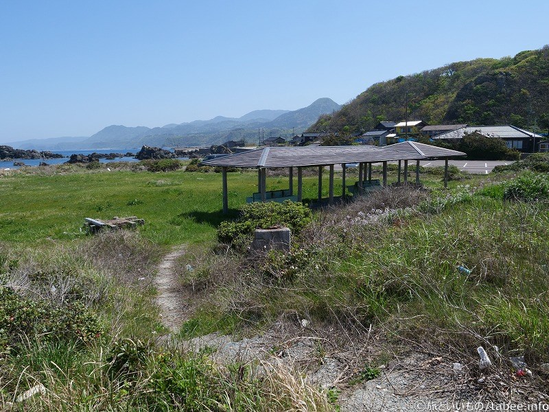 右横はキャンプ場になっています