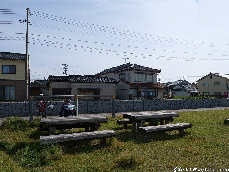 自転車の駐輪場もあります