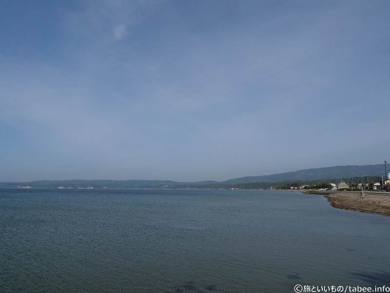 桟橋から眺めた二見海岸