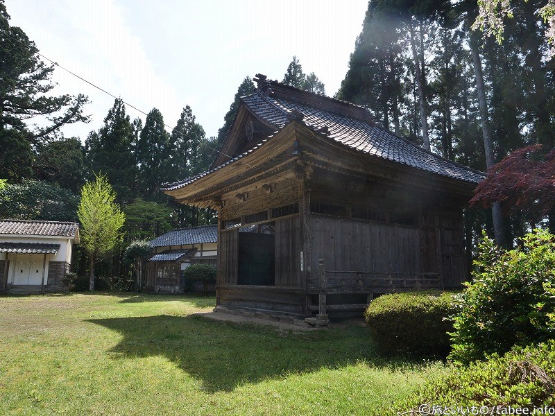 社殿を背にして右側に能舞台