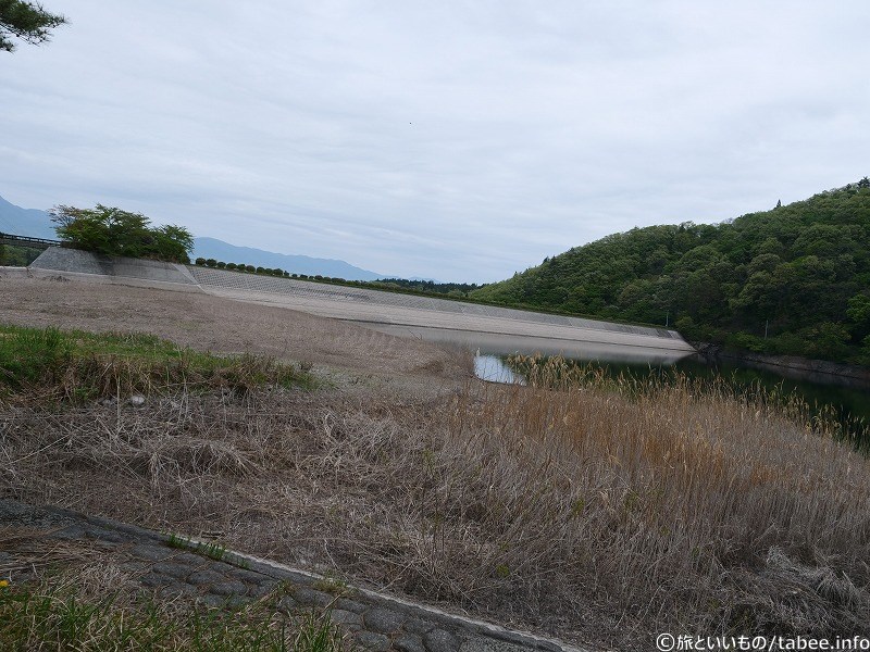 古いダムなので、あちこち整備補修や更新がなされているようです