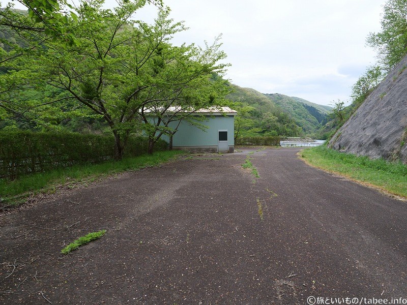 少し先に歩きます