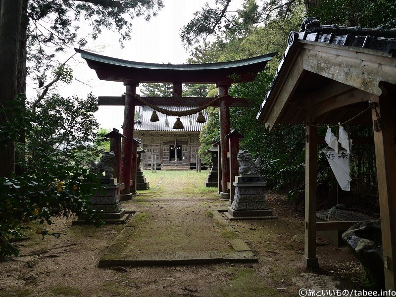 控柱のある両部鳥居