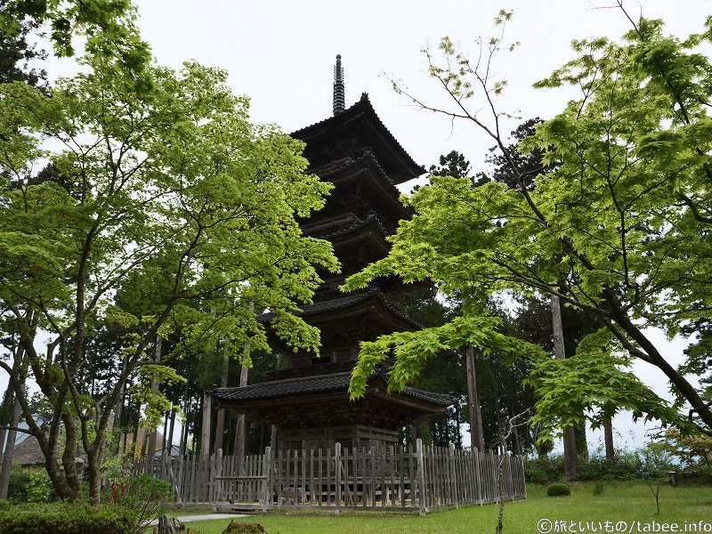 しばし五重塔をいろんな角度でご覧ください