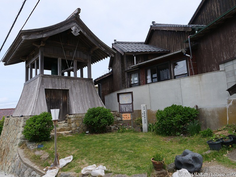 時鐘楼の周辺の広場