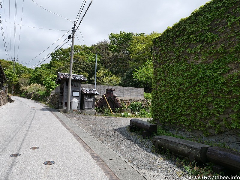 一旦通り過ぎて横に回ります