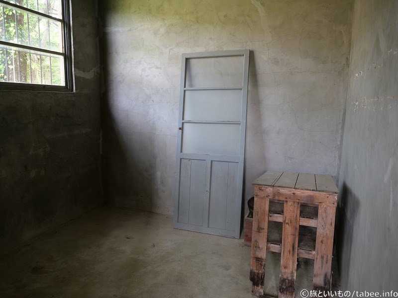 食料子は窓の位置が高めです