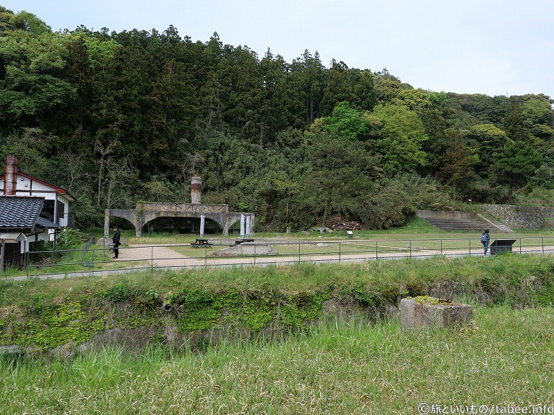 濁川の対岸には50mシックナーと製造工場があります