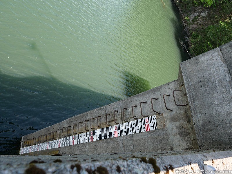 ダムの高さは29m