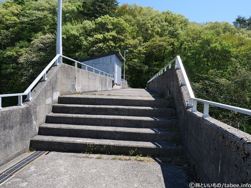 越流部の天端高は標高171m。非越流部の天端高は標高170m