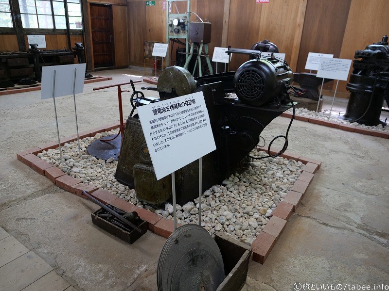 蓄電池式機関車の修理場