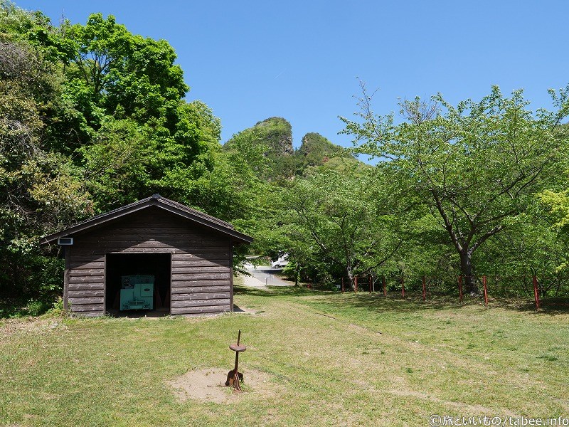 転轍機と車両の小屋