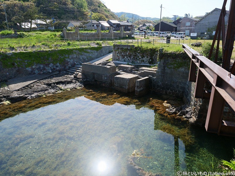 向かいに火力発電所跡が見えます