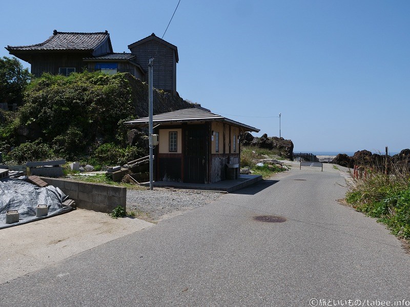駐車場はこの写真の右側にあります(赤白ポールの先)